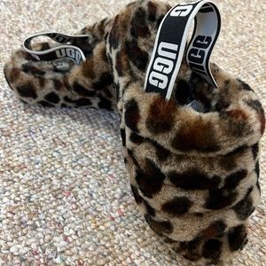Women's Brown Fluff Yeah Leopard-print Sheepskin Slingback Slippers
